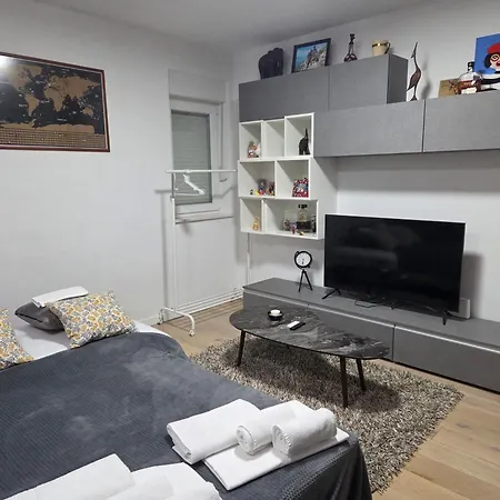 Sime - Cozy With Parking Апартаменти *